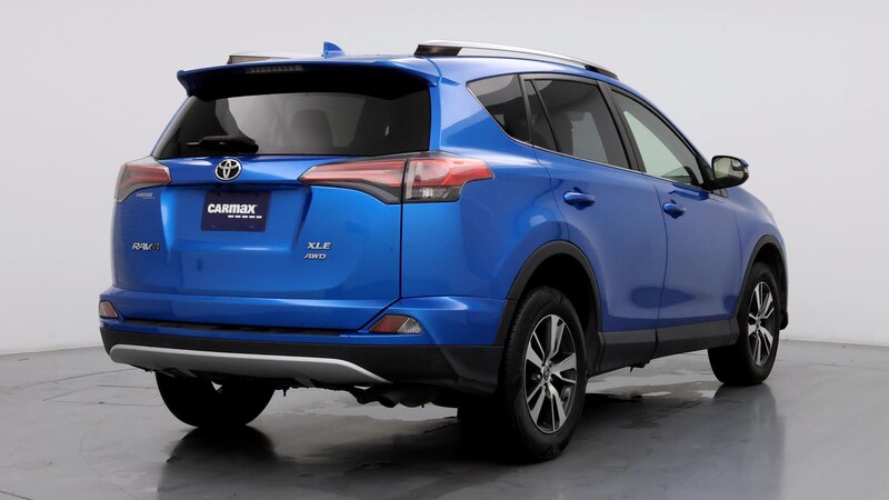 2017 Toyota RAV4 XLE 8