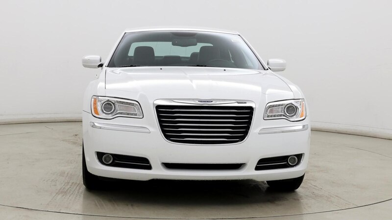 2014 Chrysler 300  5