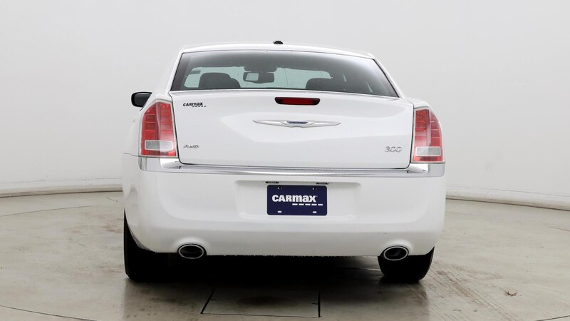 2014 Chrysler 300  6