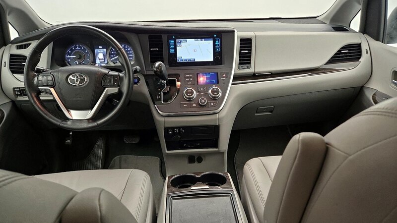 2015 Toyota Sienna XLE Premium 9