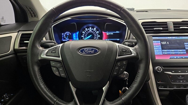 2013 Ford Fusion SE 10