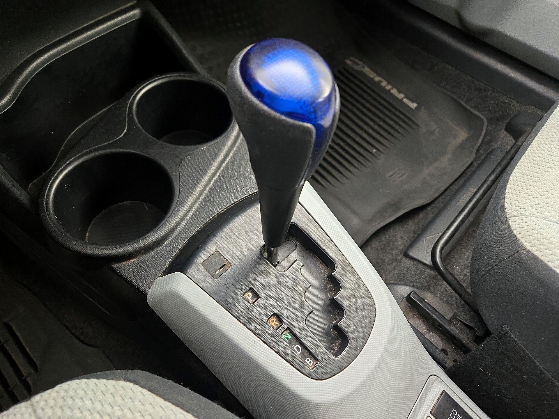 Thumbnail: 2014 Toyota Prius c - 16