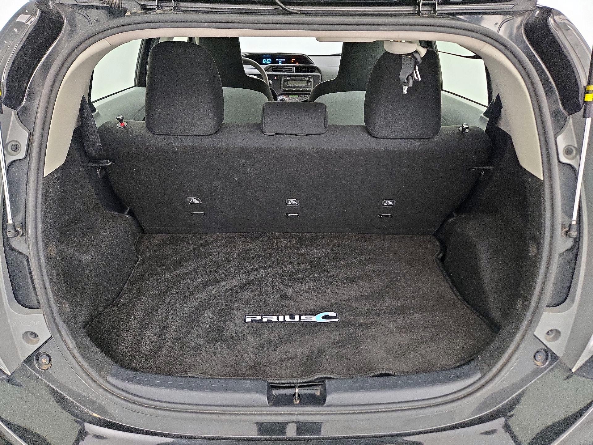 Thumbnail: 2014 Toyota Prius c - 19