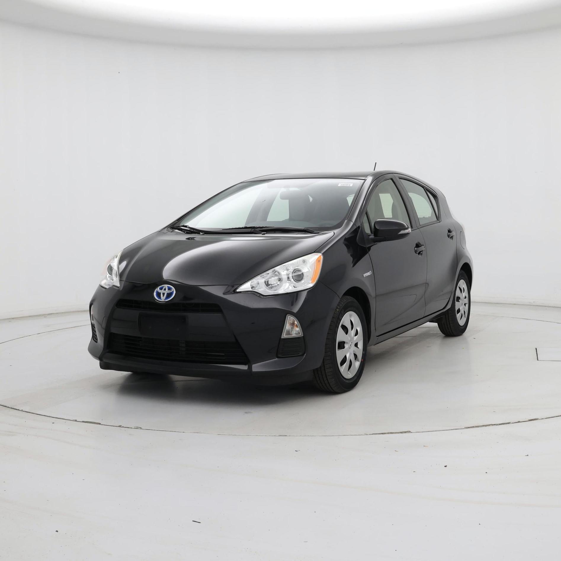 Thumbnail: 2014 Toyota Prius c - 4