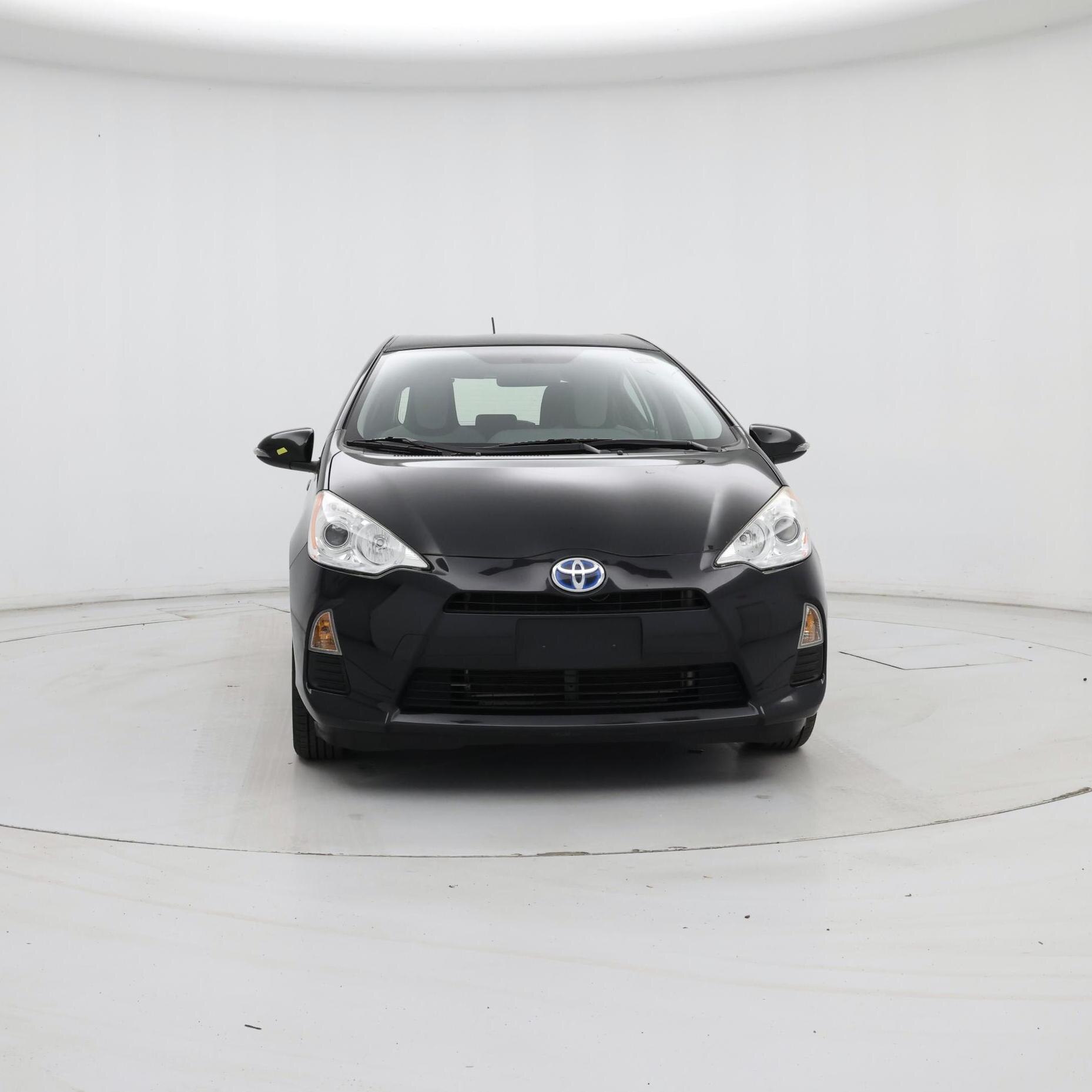Thumbnail: 2014 Toyota Prius c - 5