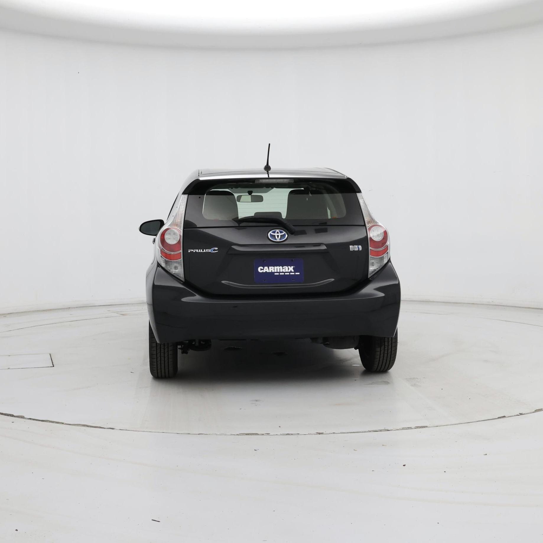 Thumbnail: 2014 Toyota Prius c - 6