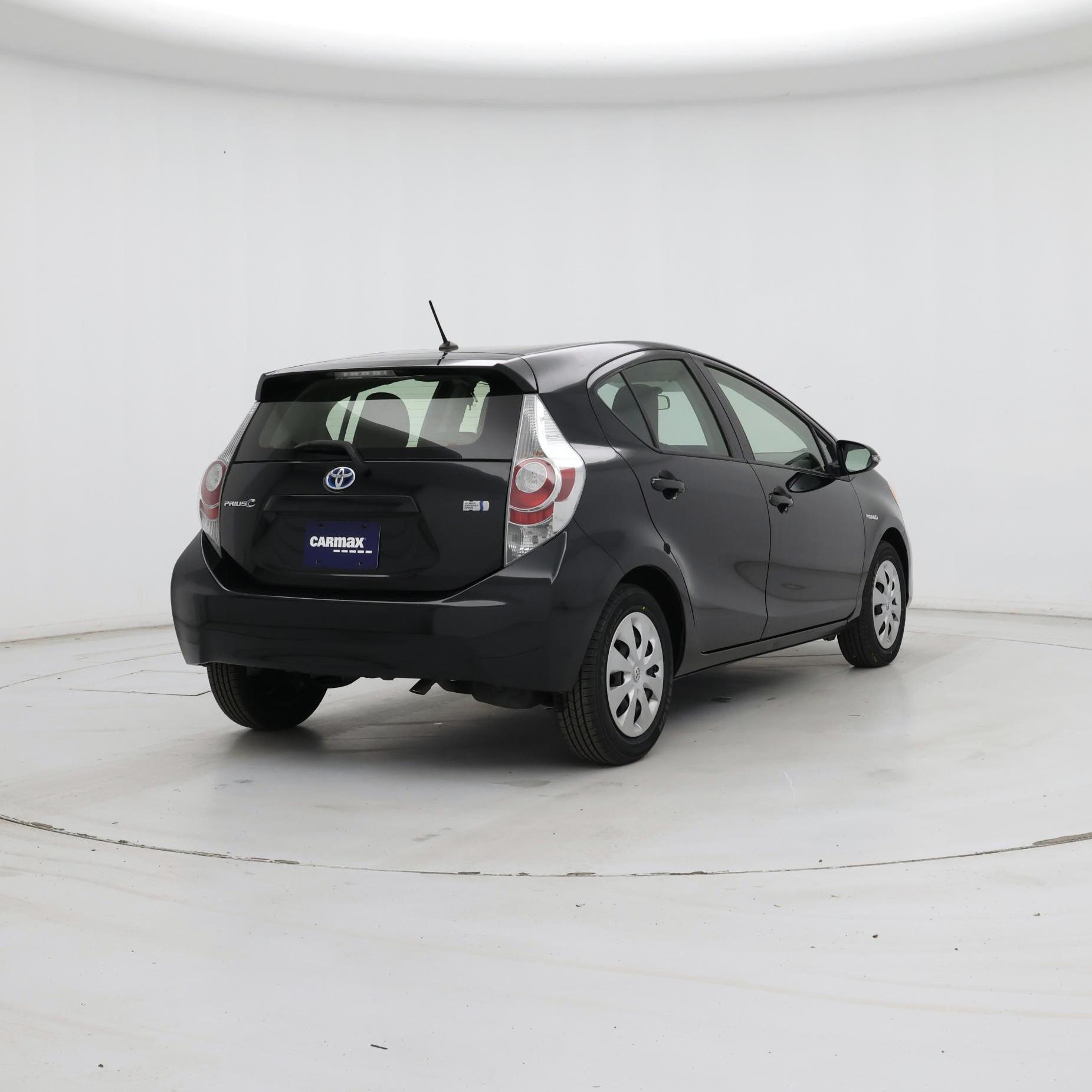 Thumbnail: 2014 Toyota Prius c - 8