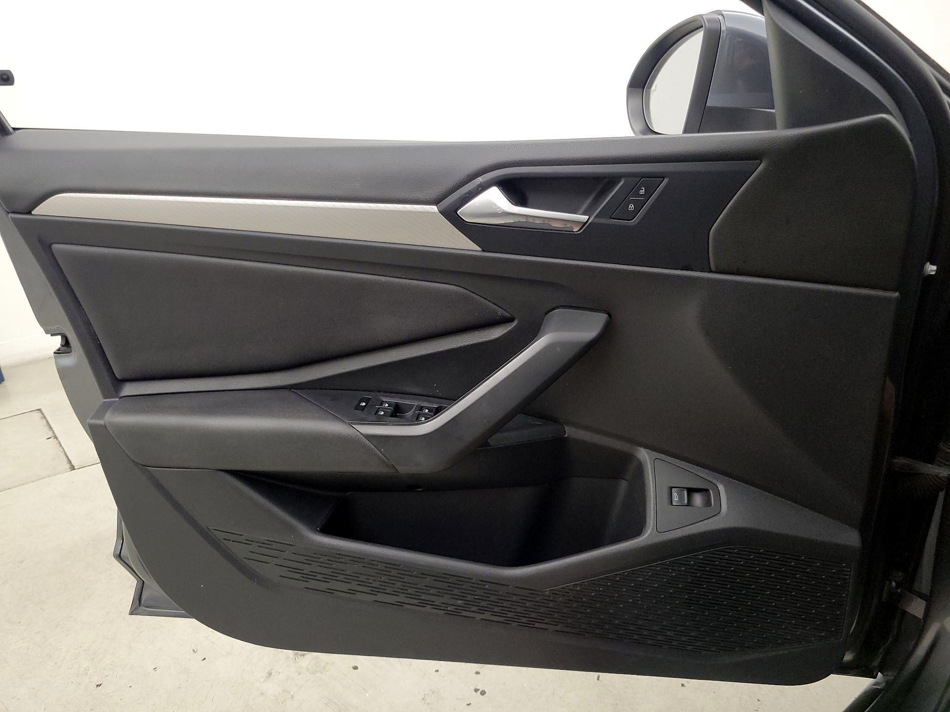 Thumbnail: 2019 Volkswagen Jetta - 12