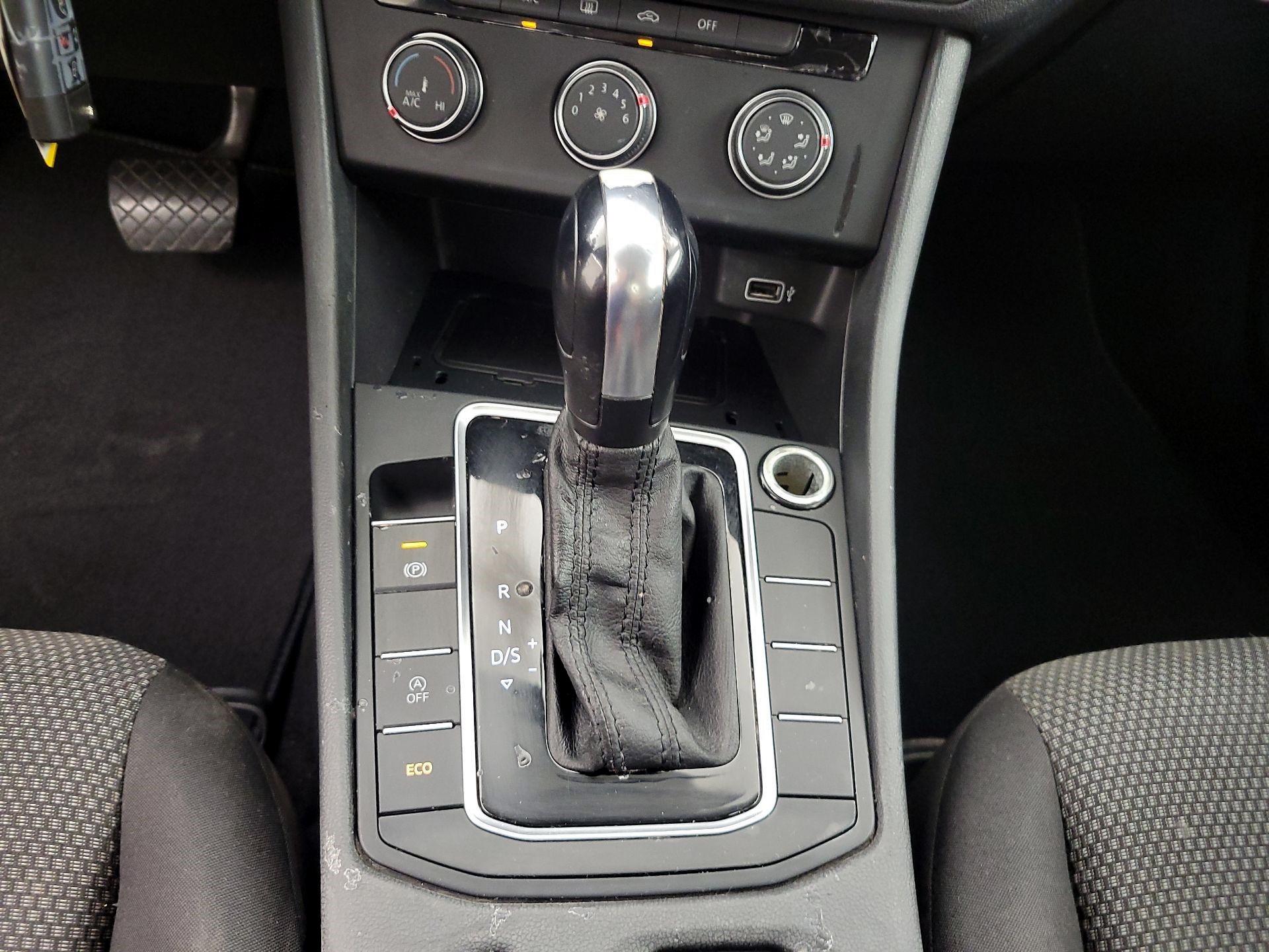 Thumbnail: 2019 Volkswagen Jetta - 17