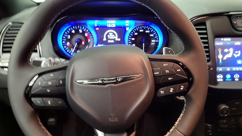 2022 Chrysler 300 S 10
