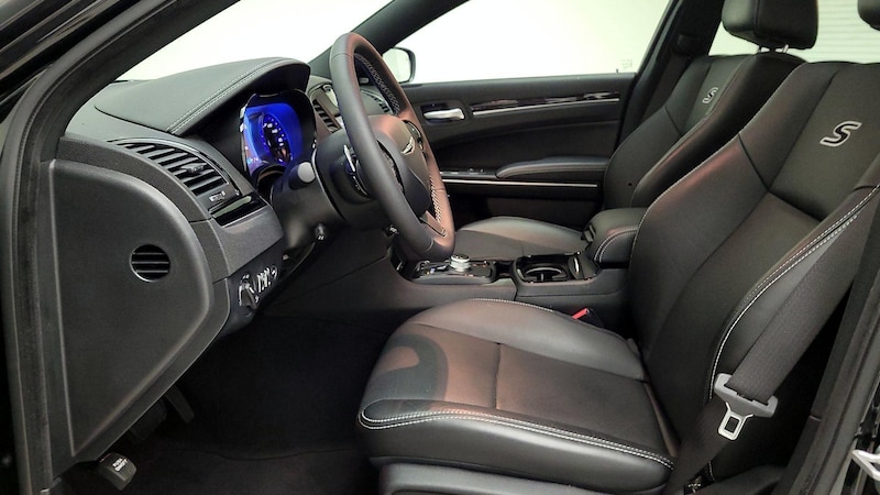 2022 Chrysler 300 S 11