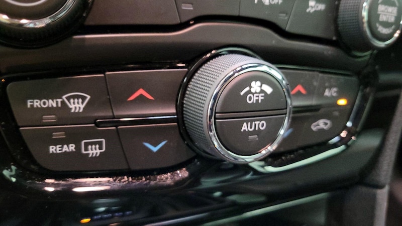 2022 Chrysler 300 S 17
