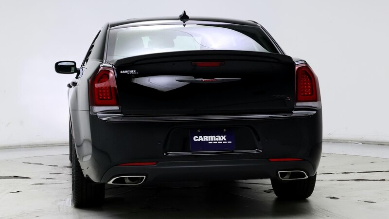 2022 Chrysler 300 S 6