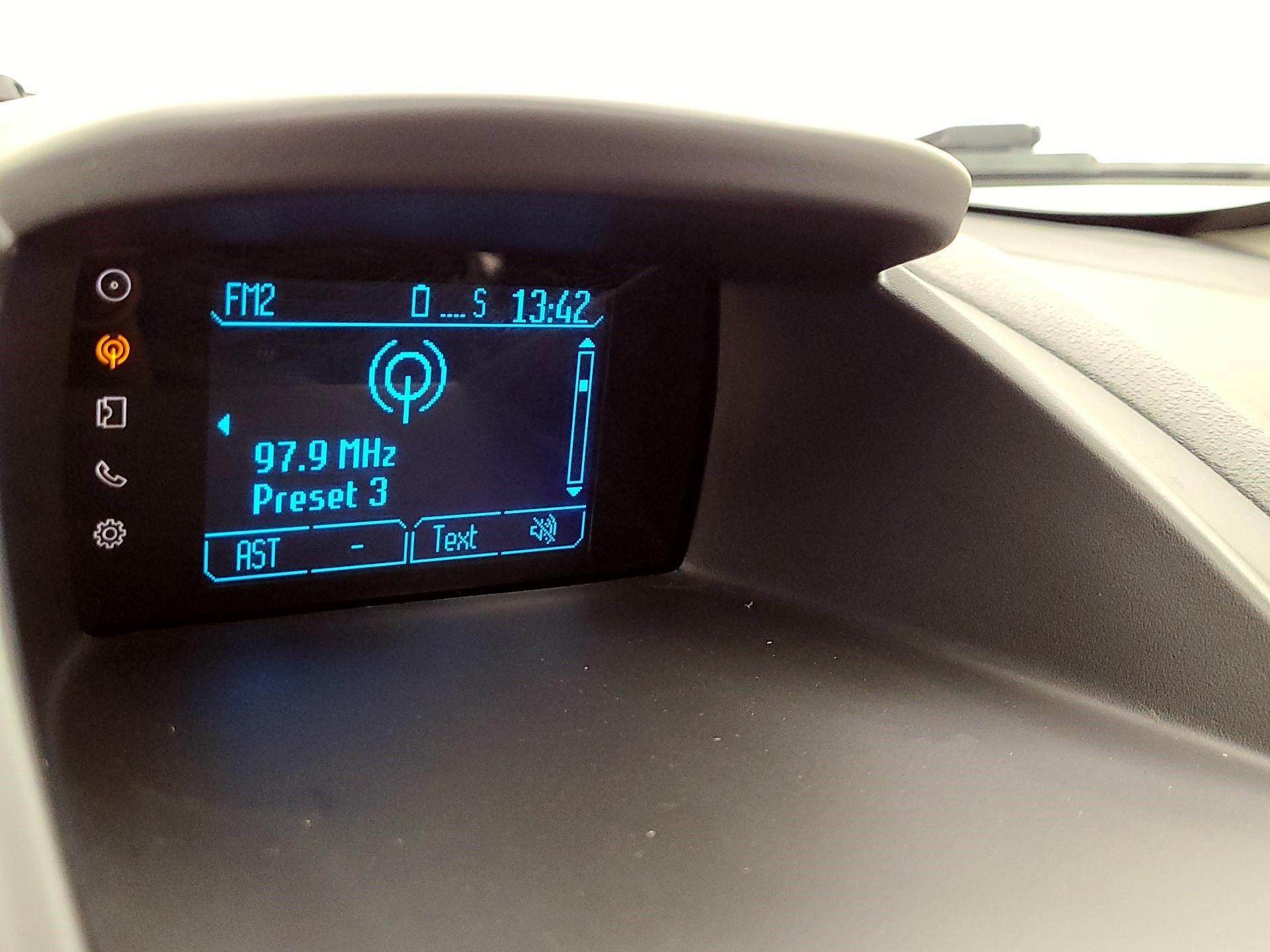 Thumbnail: 2014 Ford Fiesta - 14