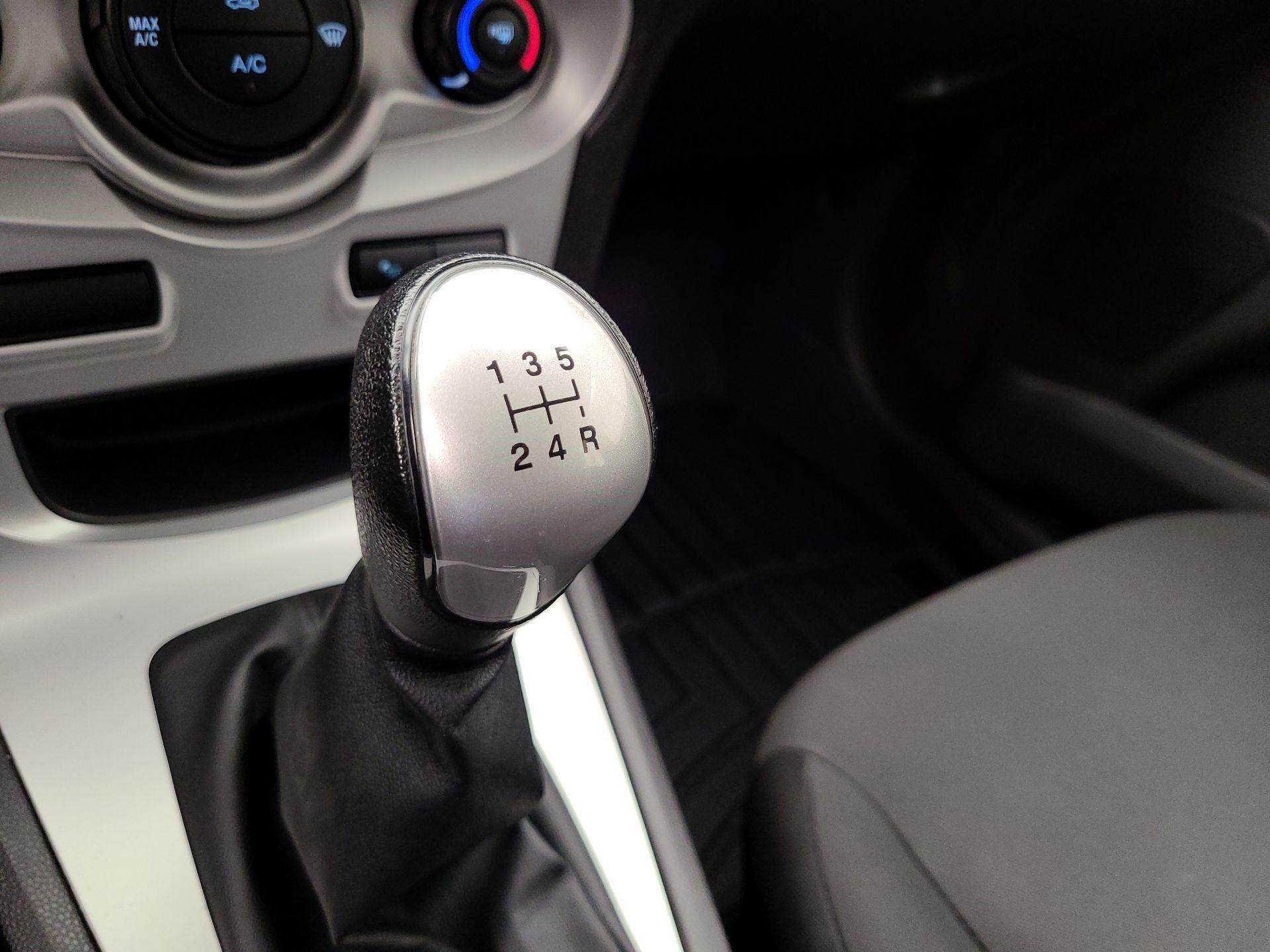 Thumbnail: 2014 Ford Fiesta - 16