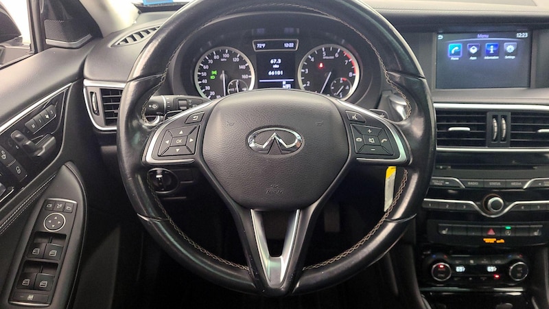 2017 INFINITI QX30 Premium 10