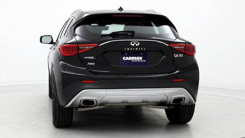 2017 INFINITI QX30 Premium 6