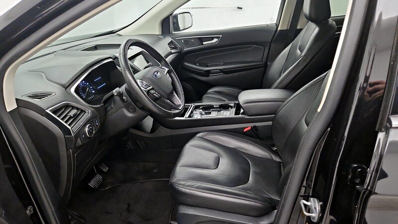 2020 Ford Edge Titanium 11