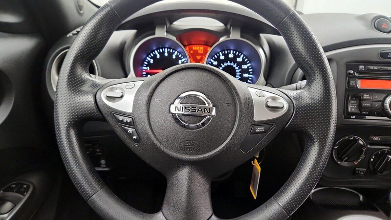 2013 Nissan Juke S 10