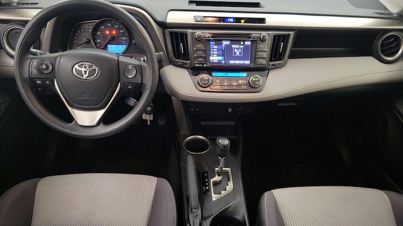 2014 Toyota RAV4 XLE 9