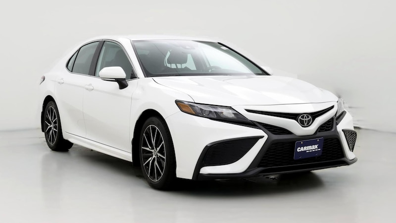 2024 Toyota Camry SE Hero Image