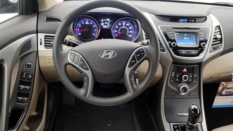 2016 Hyundai Elantra SE 10