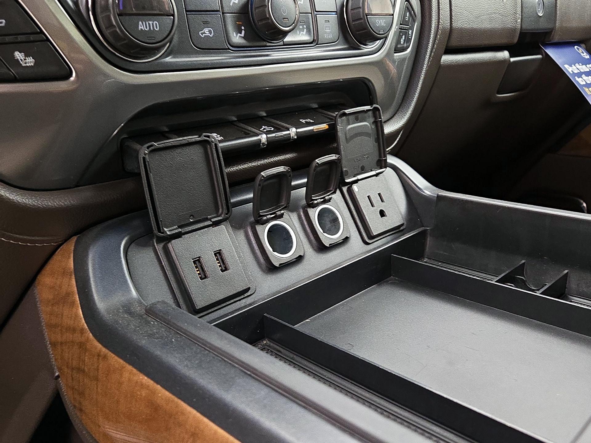 Thumbnail: 2017 Chevrolet Silverado 3500 - 19
