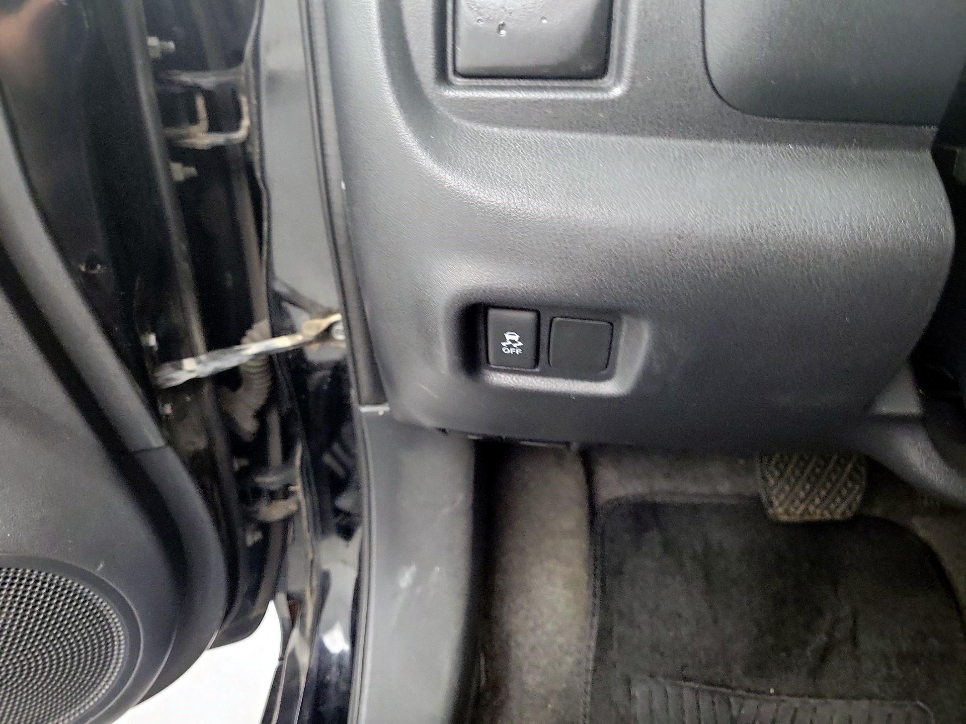 Thumbnail: 2015 Nissan Versa - 11