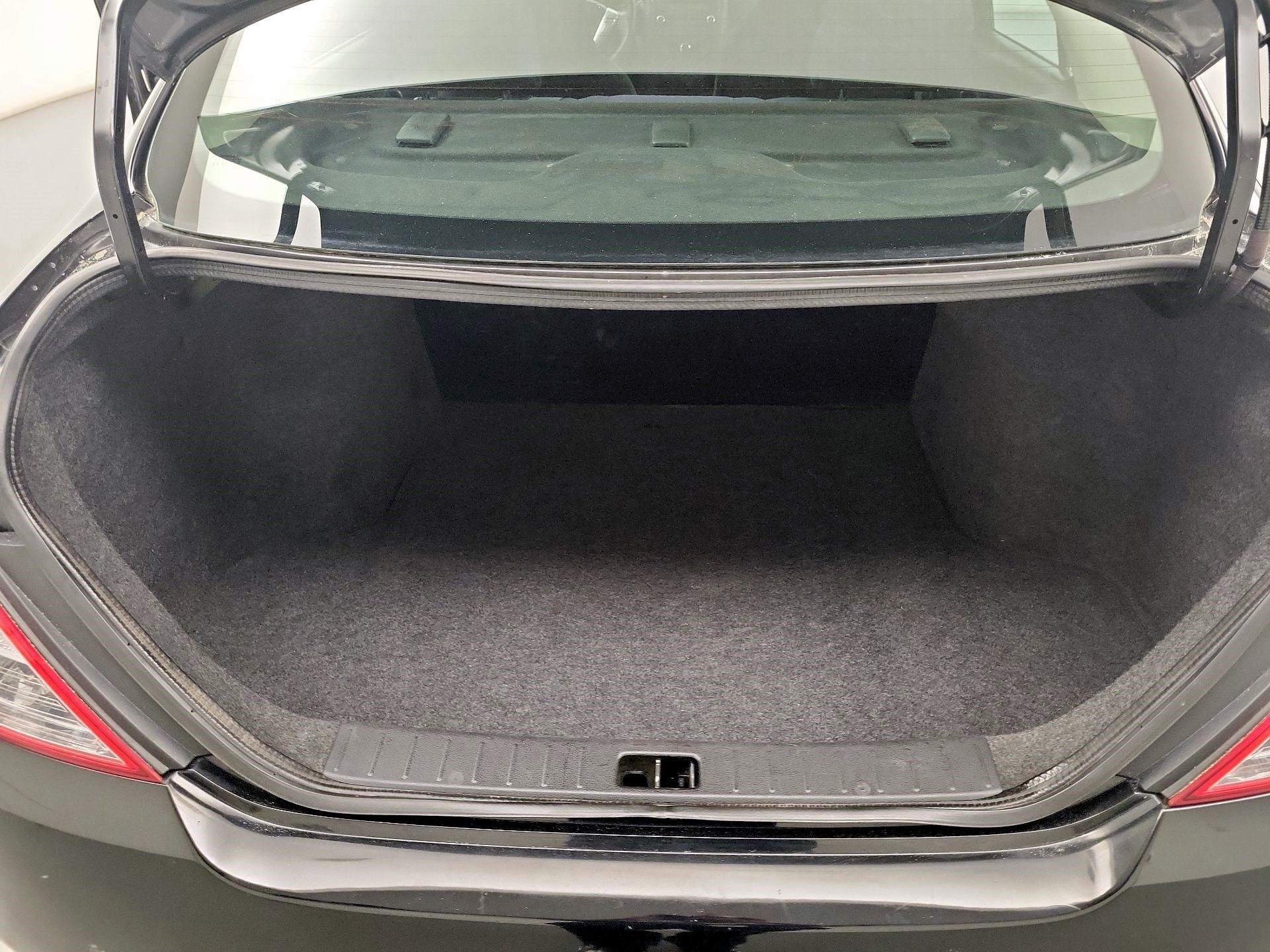 Thumbnail: 2015 Nissan Versa - 17