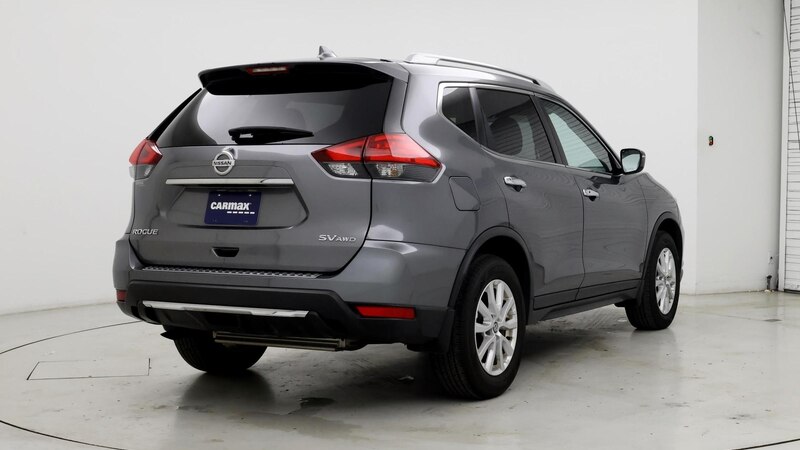 2017 Nissan Rogue SV 8