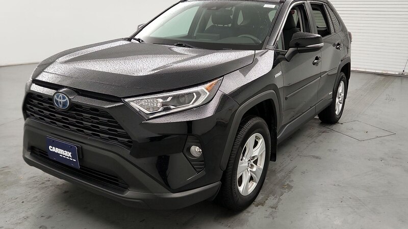 2019 Toyota RAV4 XLE 3