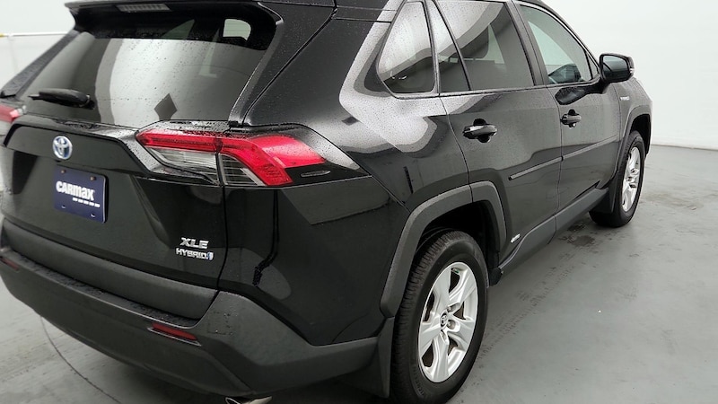 2019 Toyota RAV4 XLE 5