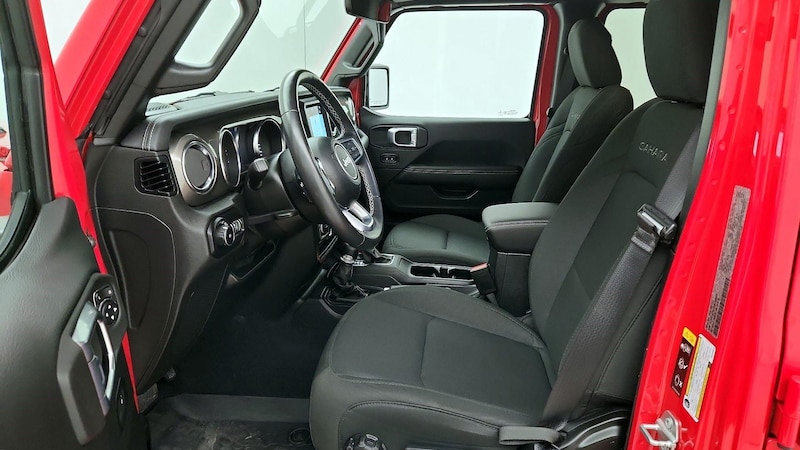 2021 Jeep Wrangler Unlimited Sahara 11