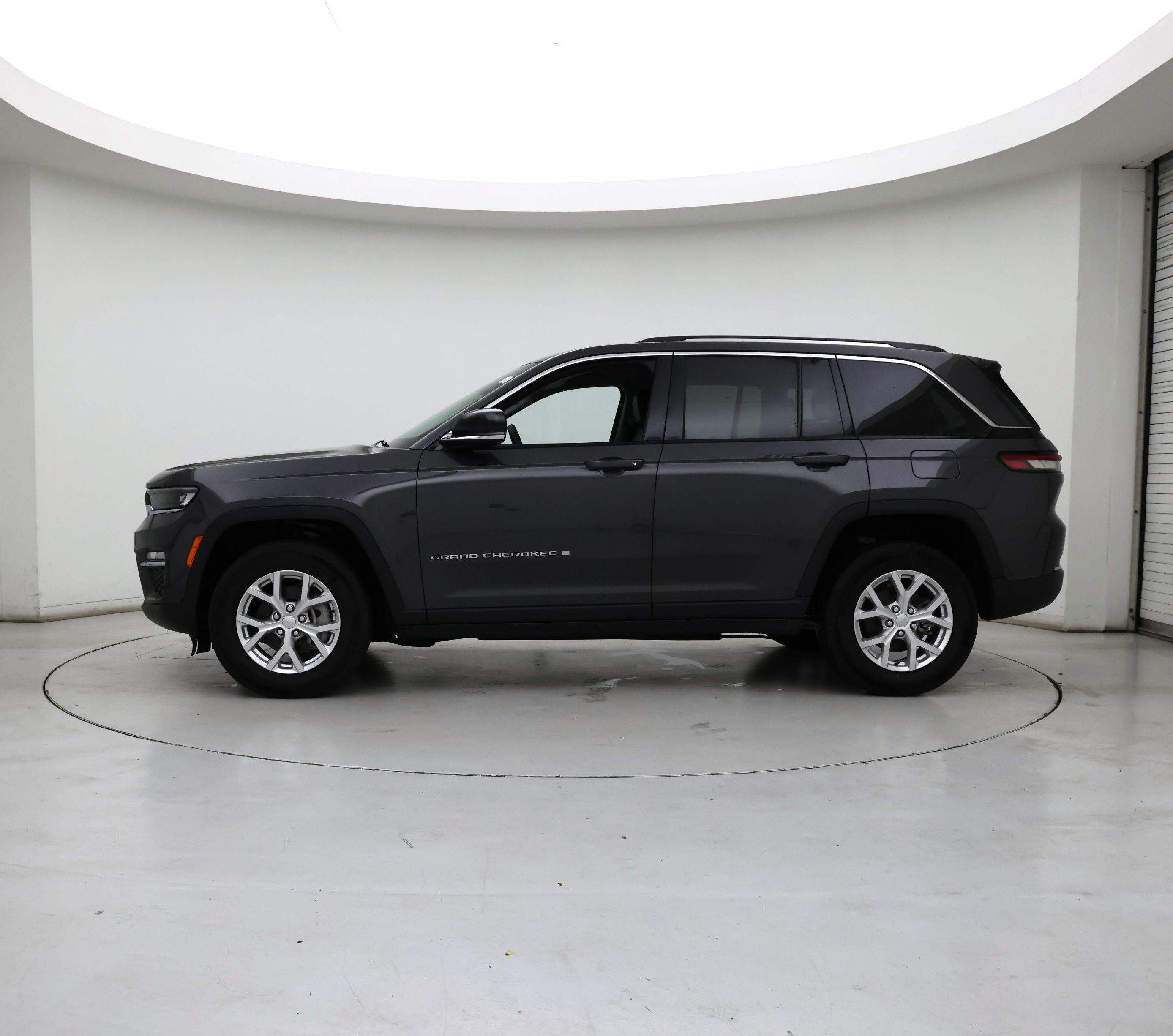 Thumbnail: 2023 Jeep Grand Cherokee - 3