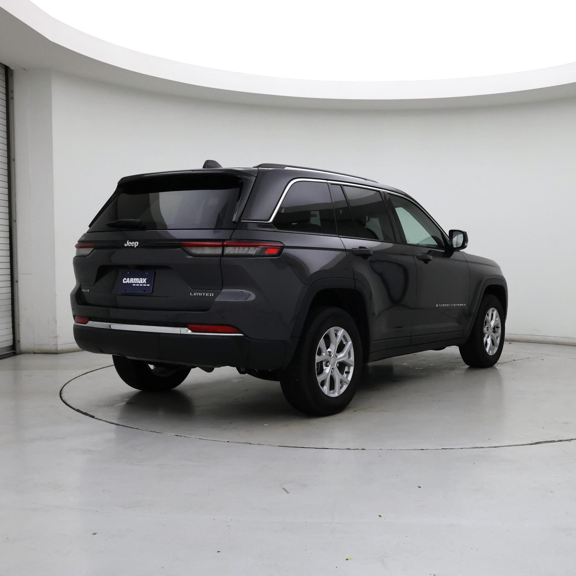 Thumbnail: 2023 Jeep Grand Cherokee - 8