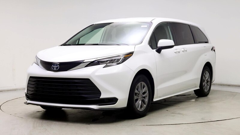 2022 Toyota Sienna LE 4