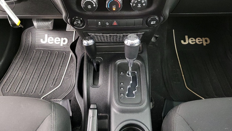 2014 Jeep Wrangler Unlimited Sport 15