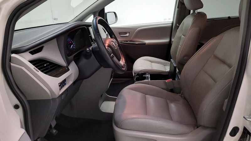 2016 Toyota Sienna XLE Premium 11