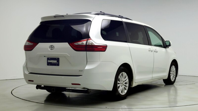 2016 Toyota Sienna XLE Premium 8