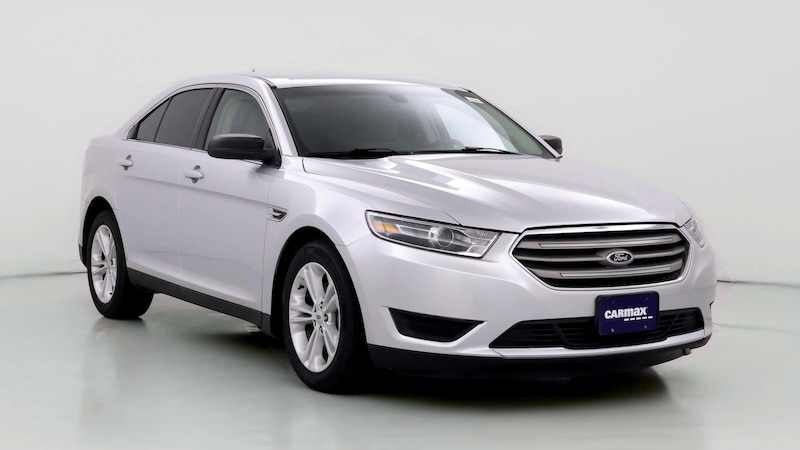 2016 Ford Taurus SE Hero Image