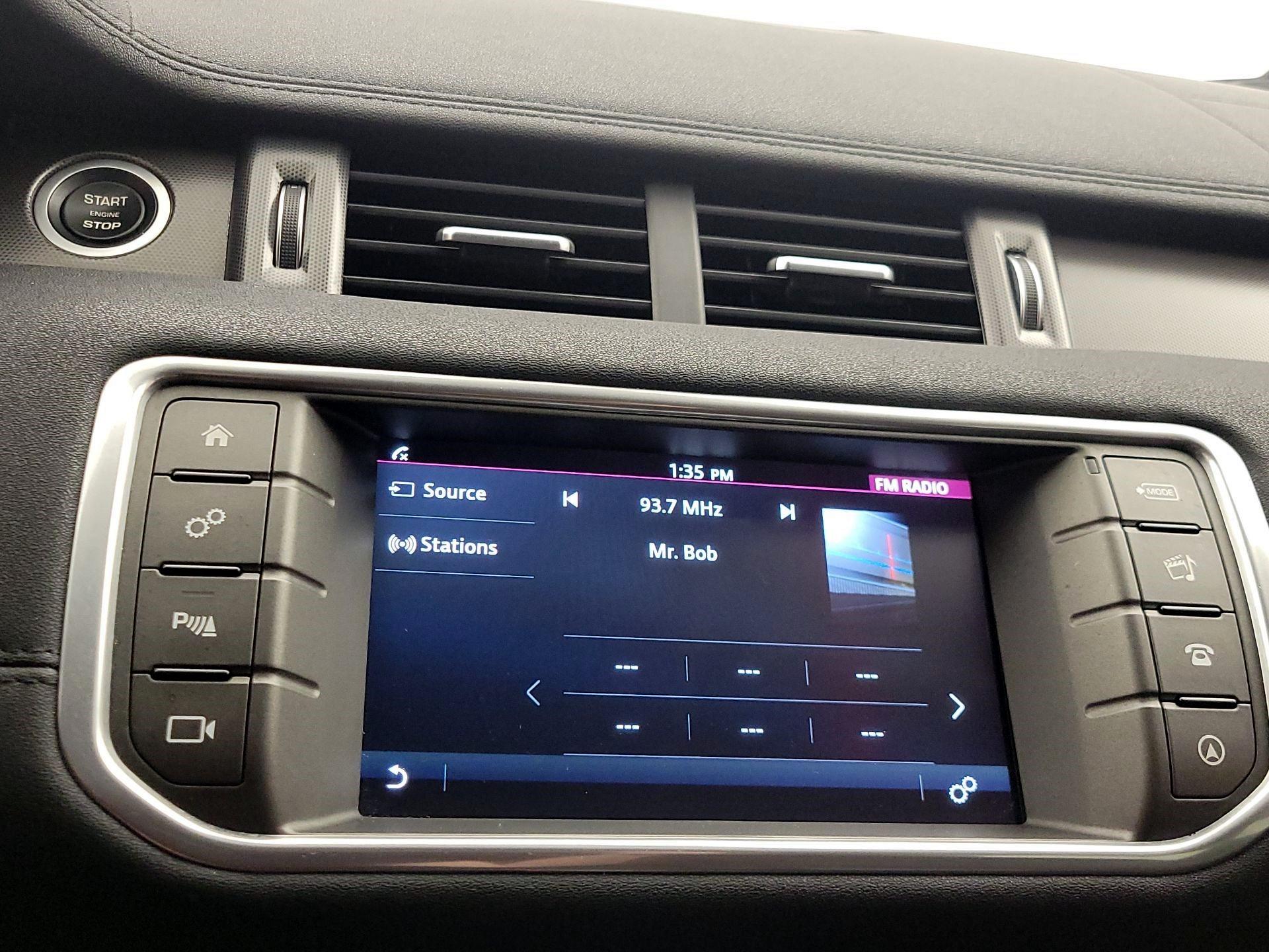 Thumbnail: 2019 Land Rover Range Rover Evoque - 16
