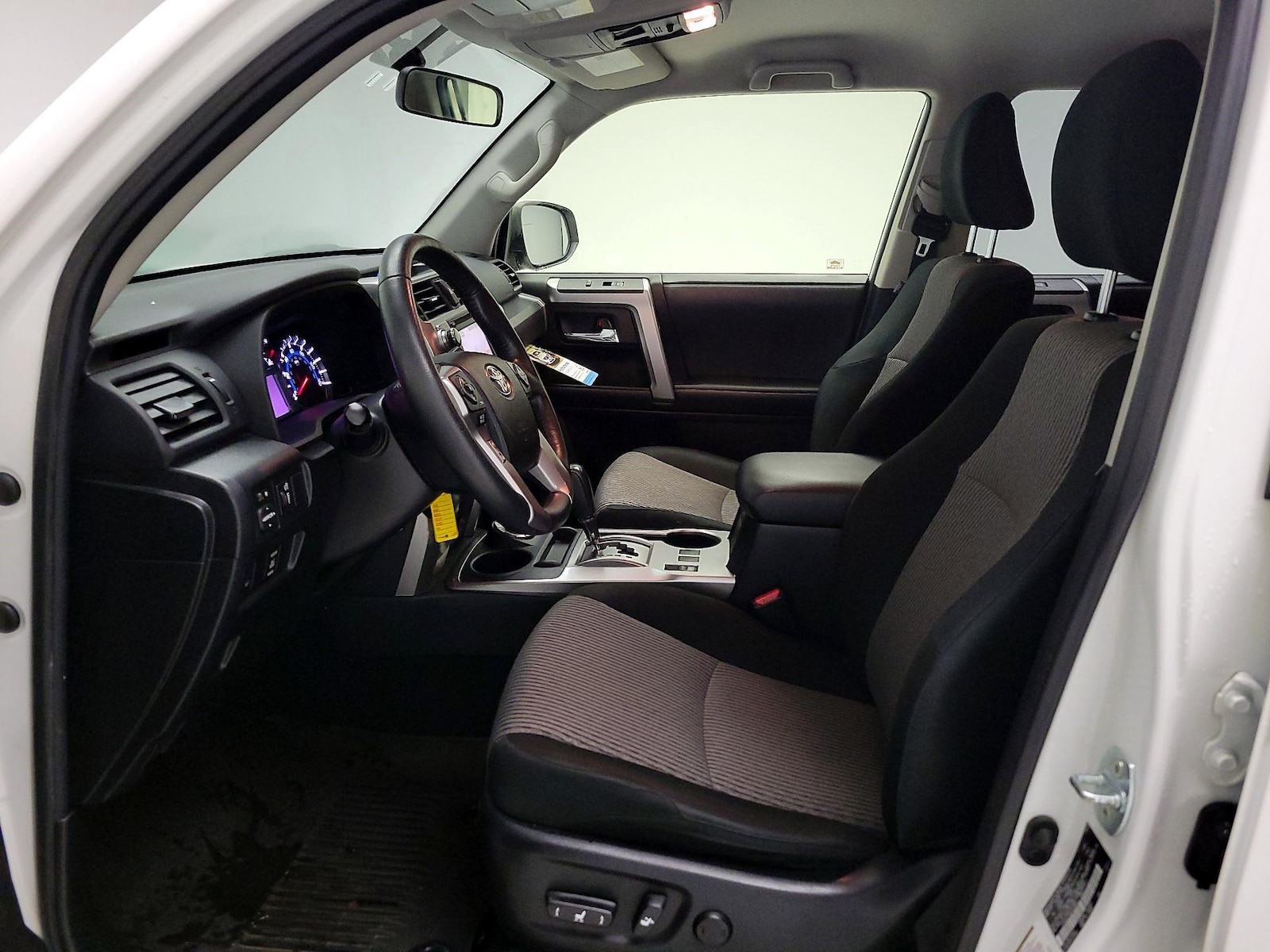 2019 Toyota 4Runner SR5 - Photo 12