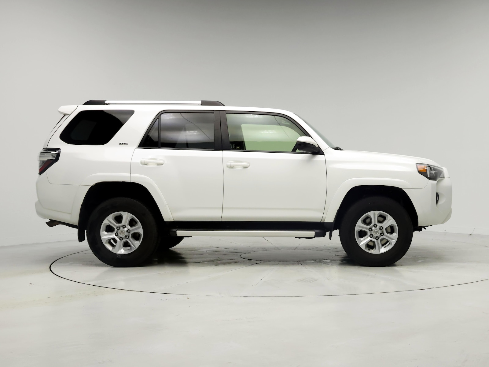 2019 Toyota 4Runner SR5 - Photo 8