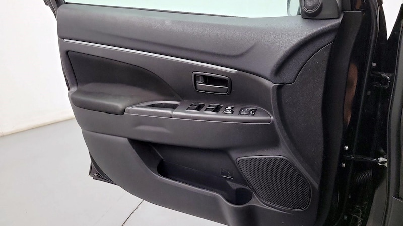 2015 Mitsubishi Outlander Sport ES 10