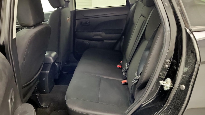 2015 Mitsubishi Outlander Sport ES 16