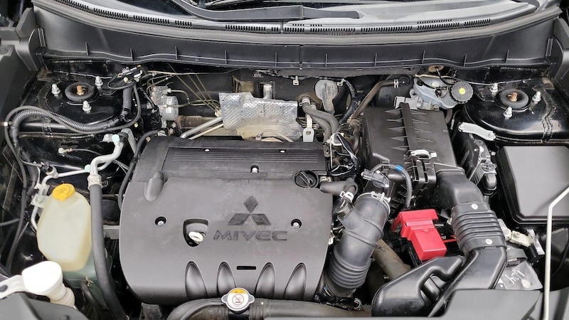 2015 Mitsubishi Outlander Sport ES 18