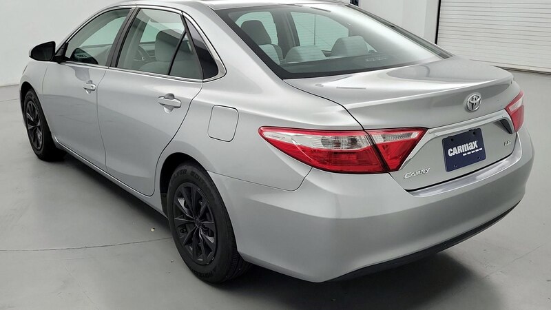 2016 Toyota Camry LE 7