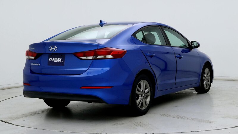 2017 Hyundai Elantra SE 8