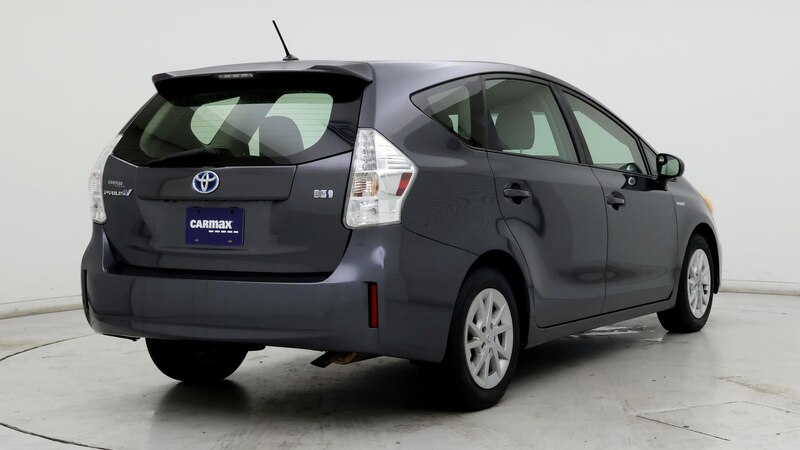 2014 Toyota Prius v Two 8