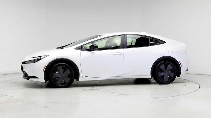 2023 Toyota Prius LE 3